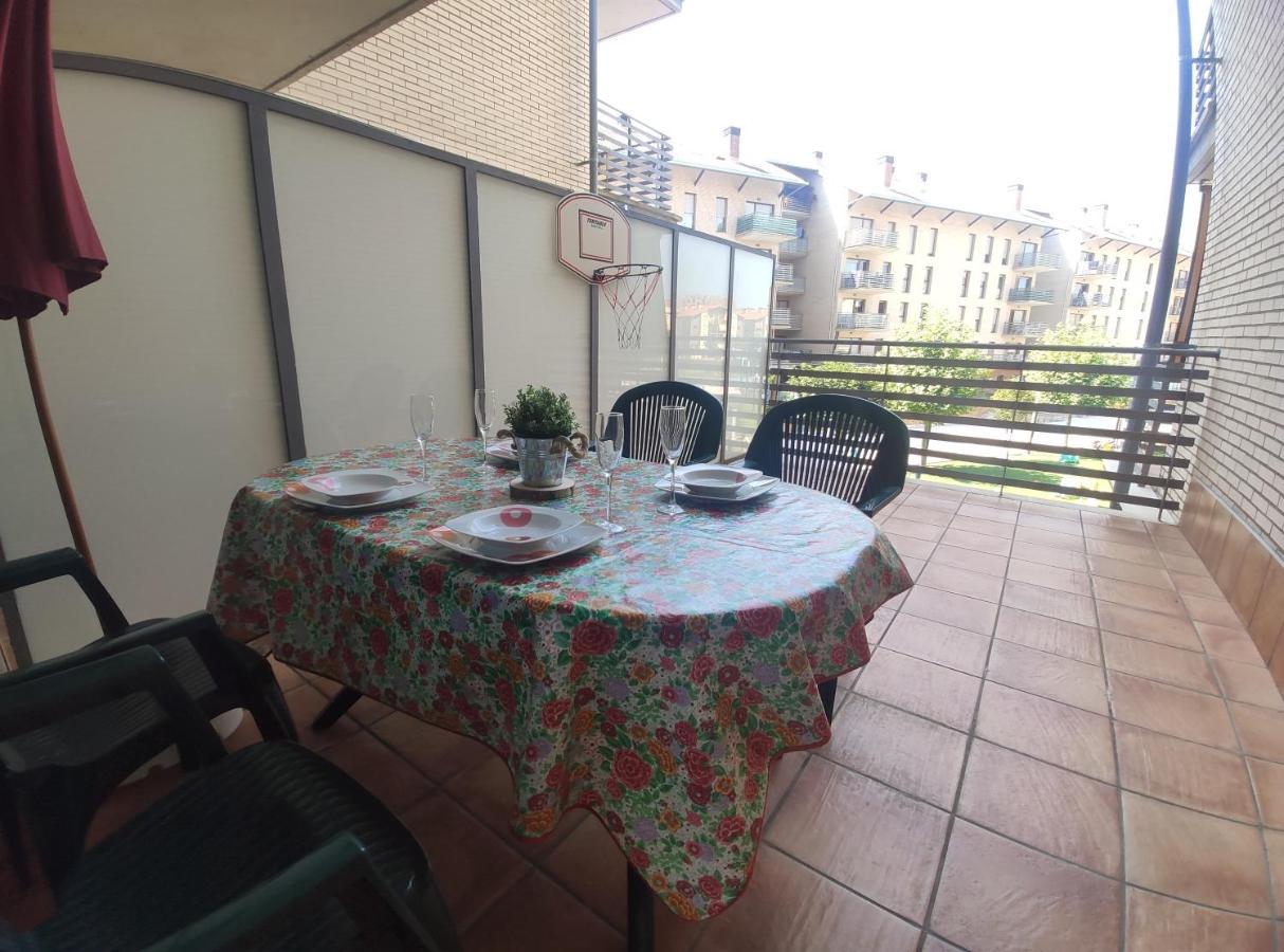 Apartamento Isabella Apartamento Jaca Exterior foto